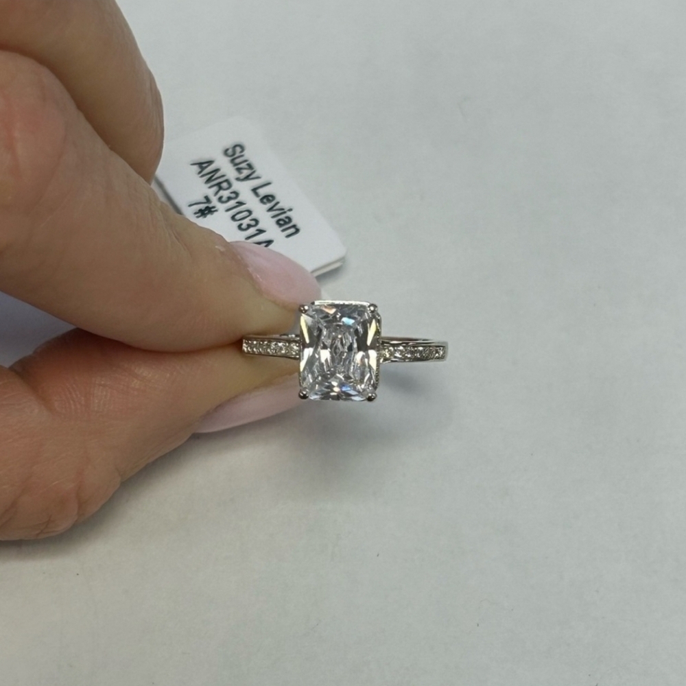 🩶▪️Suzy Levian Sterling Silver White Radiant Cut CZ Engagement Ring NWT Size #7